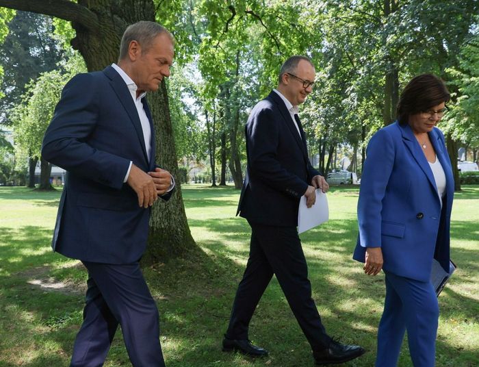 Piłka w grze aborcji. Polityczne pasodoble.