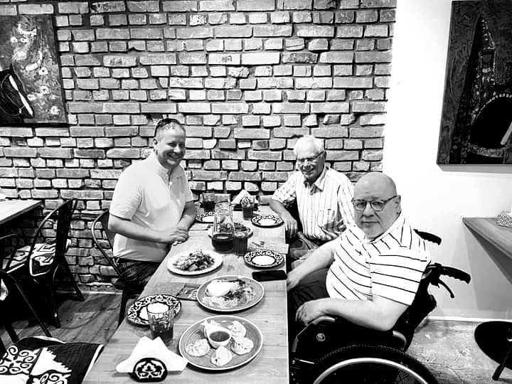 z Andrzejem Bielerzewskim i Wojciechem Wośkowiakiem, restauracja kirgiska U Aipo, Poznań, 14 lipca 2022.