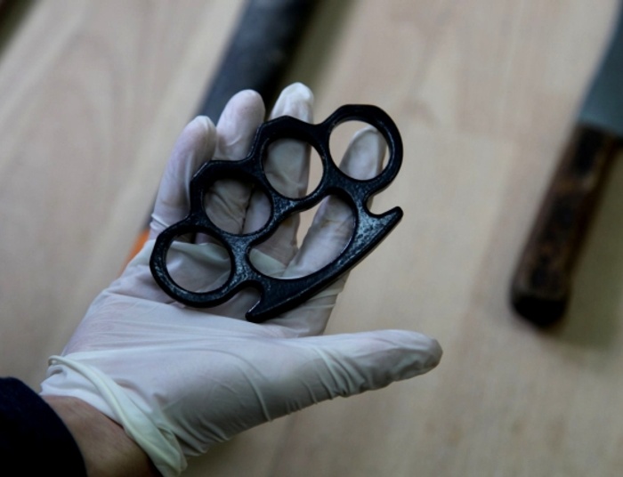 Atak chuliganów przed dyskoteką w Warszawie. Pobito 7 młodych Włochów