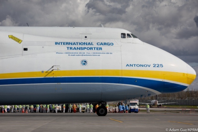 Antonow An-225 przywiózł z Chin 80 ton sprzętu medycznego, fot. A. Guz/KPRM