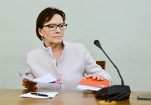 Była premier Ewa Kopacz podczas przesłuchania przez komisję śledczą ds. VAT, fot. PAP/Jakub Kamiński