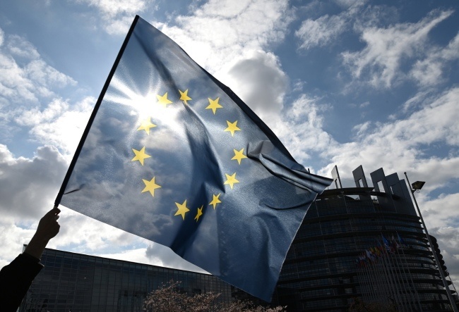 Parlament Europejski poparł unijną dyrektywę o prawach autorskich, fot. PAP/EPAPATRICK SEEGER