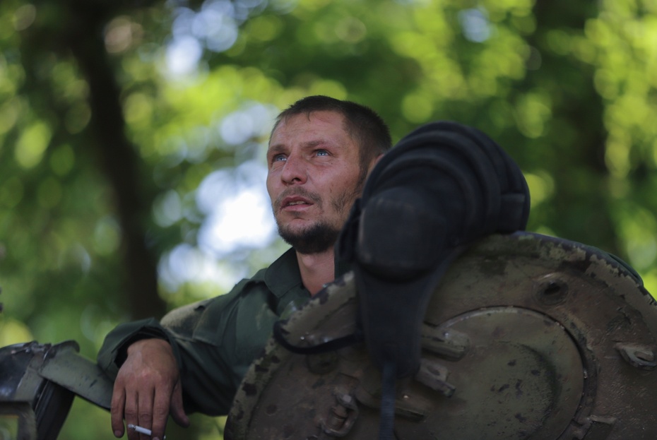 Brak amunicji może znacznie utrudnić Ukrainie obronę terytoriów. PAP/EPA/STR