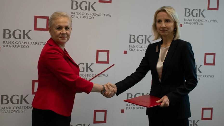 Europejski Bank Inwestycyjny i Bank Gospodarstwa Krajowego pomyślnie przeprowadziły emisję pierwszej transzy obligacji z Pakietu Solidarnościowego EBI. (fot. BGK)