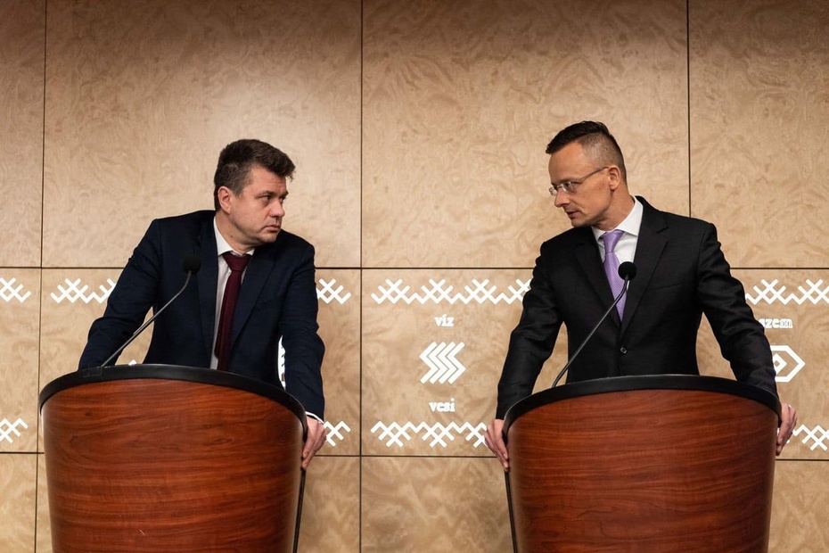 Peter Szijjarto (z prawej), szef MSZ Węgier. Fot. Facebook