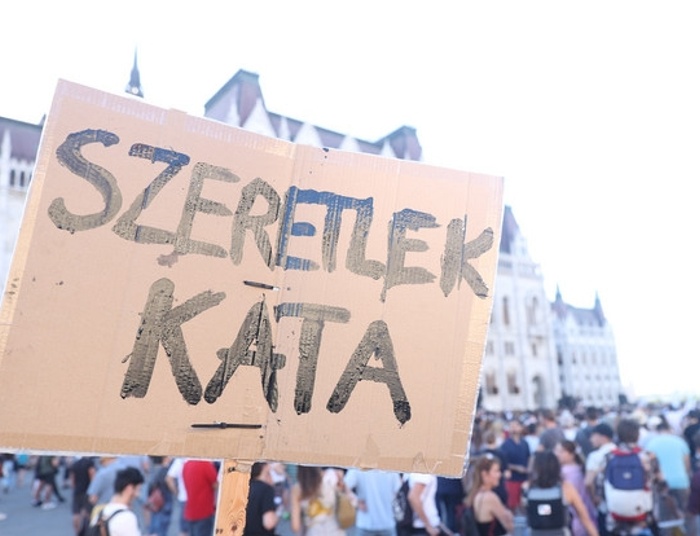 Orban zmienił prawo podatkowe, Węgrzy wyszli na ulice [WIDEO]