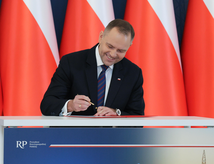 „Wetomat” się zaciął? Prezydent Nawrocki podpisał trzy ustawy