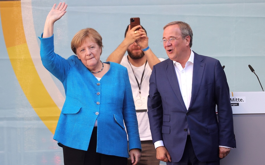 Kanclerz Angela Merkel i kandydat CDU na jej następcę Armin Laschet Fot. PAP/EPA/FRIEDEMANN VOGEL