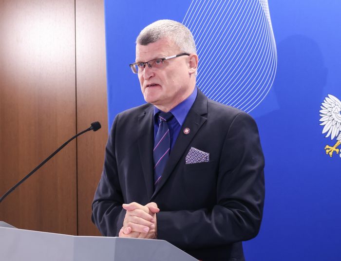 Główny Inspektor Sanitarny straszy covidem i grypą. Będzie zalecenie noszenia maseczek