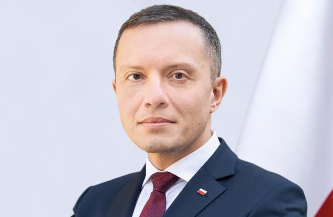 Tomasz Zdzikot odchodzi z funkcji prezesa Poczty Polskiej. Źródło: commons.wikimedia.org