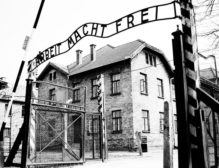 Dziś  80. rocznica pierwszej deportacji Polaków do Auschwitz