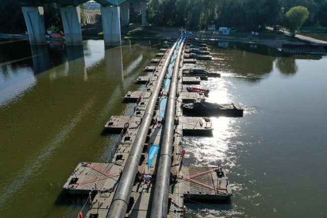 Kolektor ściekowy w okolicach mostu Marii Skłodowskiej-Curie w Warszawie, fot. PAP/Leszek Szymański