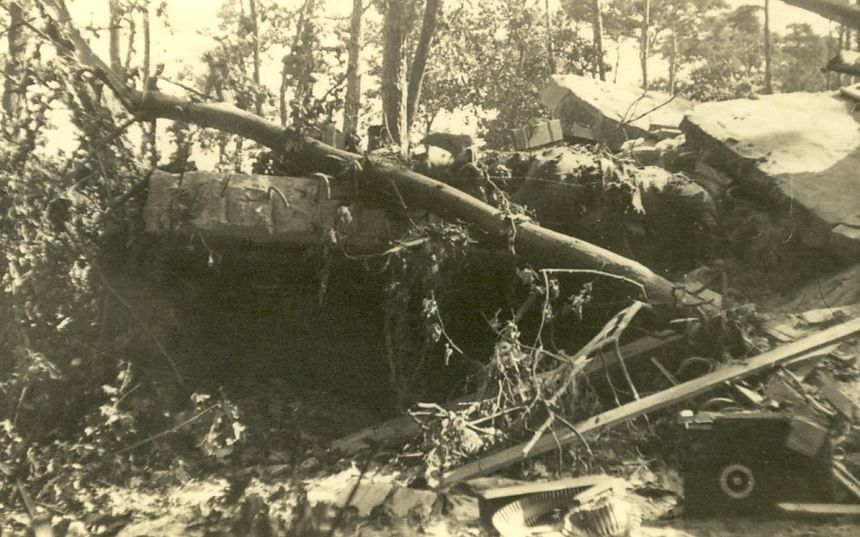 Ruiny Wartowni Nr 5 zniszczonej trafieniem bombą o wagomiarze 250 kg w trakcie nalotu 2 września 1939 r. Foto ze zbiorów autora.
