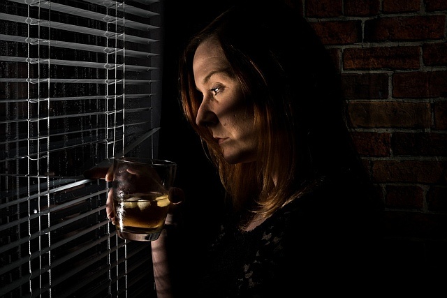 Kobiety potrafią uzależnić się od alkoholu szybciej niż mężczyźni, fot. Flickr/Zscherny