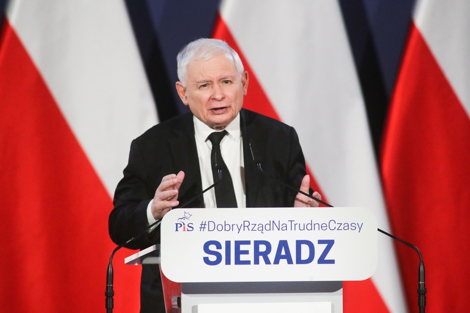Prezes PiS Jarosław Kaczyński podczas spotkania z mieszkańcami Sieradza w województwie łódzkim. (fot. PAP)