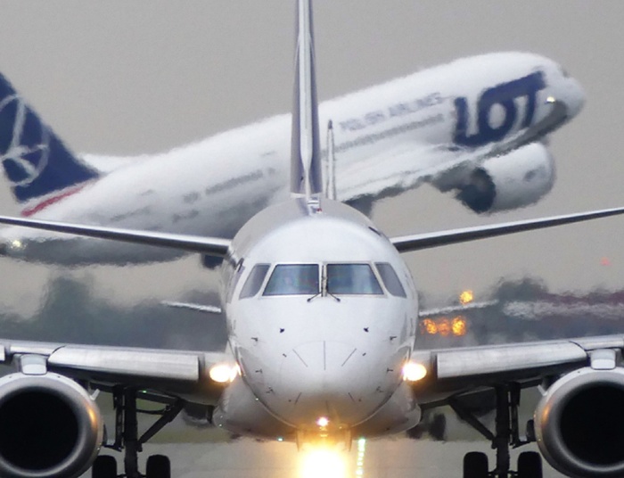 Samoloty leciały do Warszawy. Mogło dojść do katastrofy, lądowały w Budapeszcie