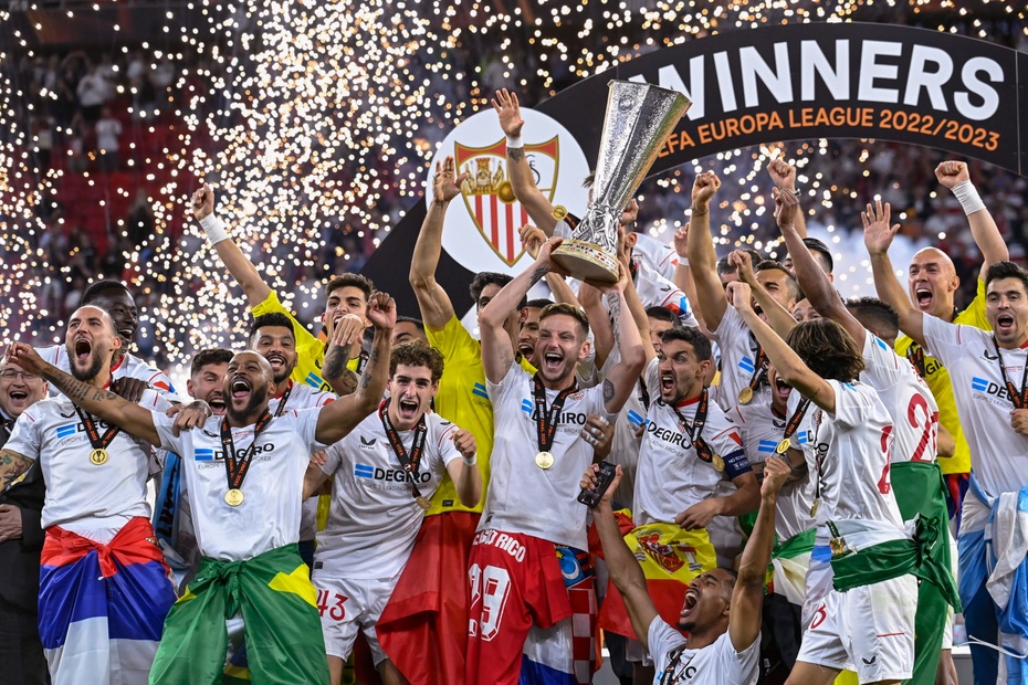 (Sevilla wygrywa w finale Ligi Europy. Fot. EPA/Tamas Kovacs)