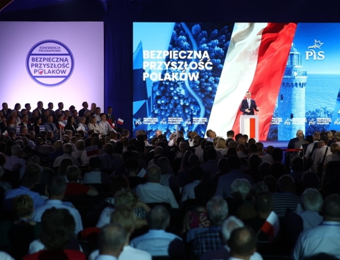 PiS opublikowało 300-stronicowy program. O tym nie powiedzieli na konferencji