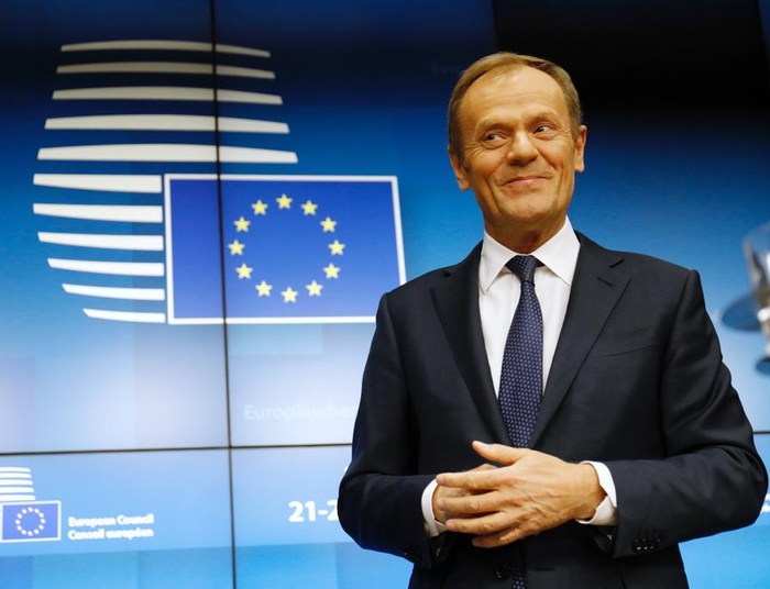 Tusk: operacji „für Deutschland” patronują ministrowie Schreiber, Rau, itd.