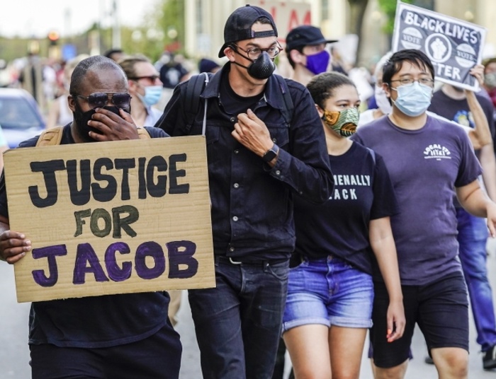 Pięć minut przed Dniem Sądu - ostatnie fale  przed tsunami w USA