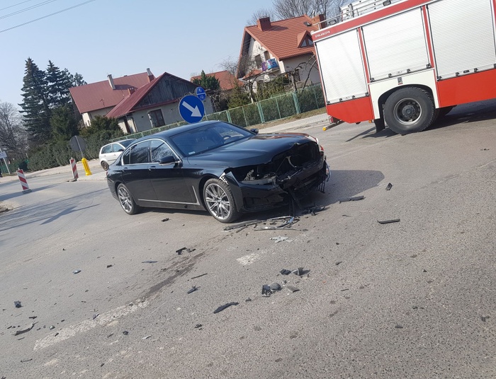 Polityk PiS rozbił luksusowe BMW. Zderzył się z... seicento