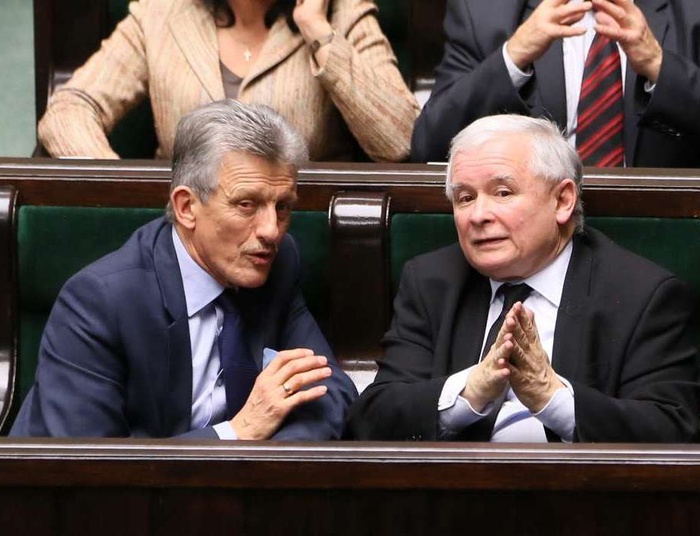 PiS negocjuje z prezydentem. Mucha i Piotrowicz opracowują ustawy o KRS i SN