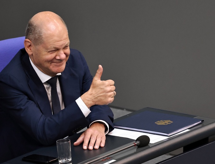 Scholz nalega na nowy system relokacji uchodźców. "To odciąży Niemcy"