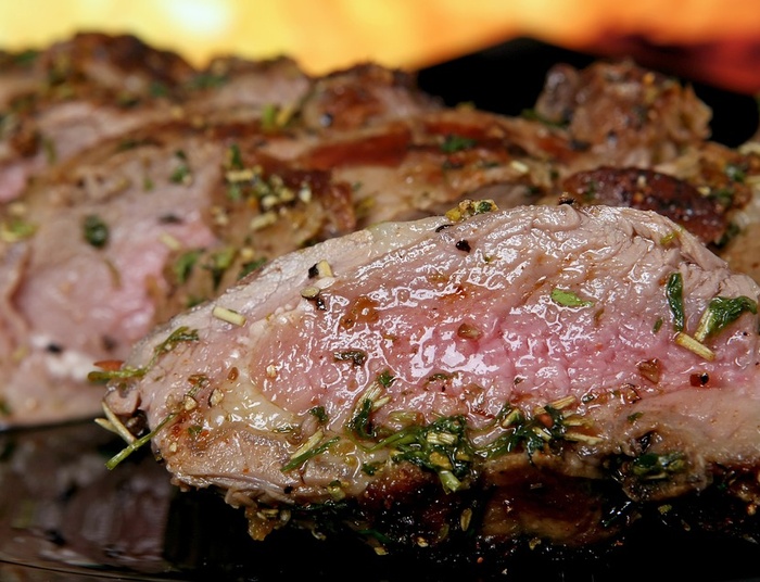 Żeberka duszone w piwie