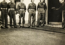Markinch, Szkocja. Polscy żołnierze - Sybiracy, Józef Wojciechowski pierwszy z lewej