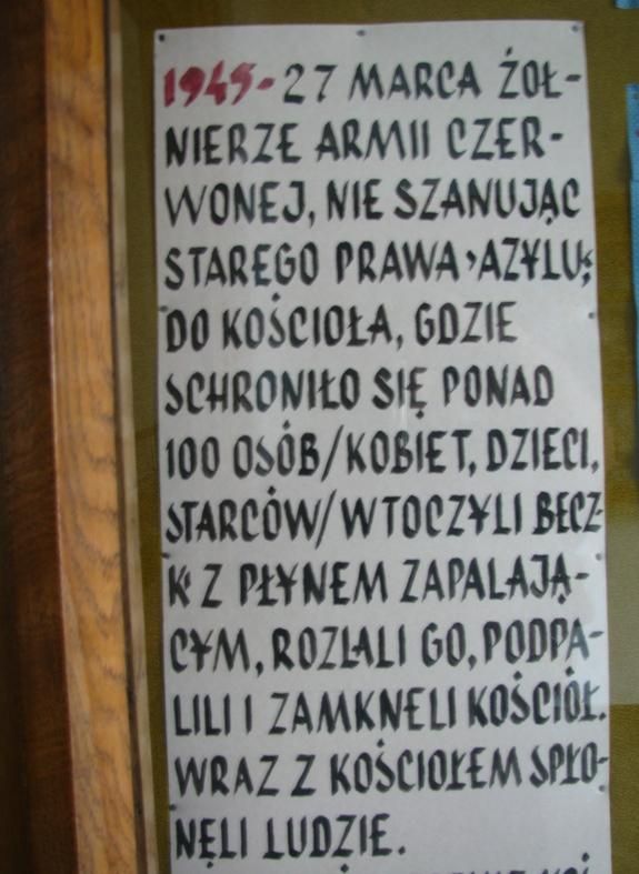 we wnętrzu odbudowanego kościoła czytamy