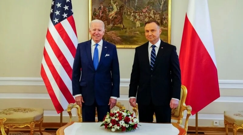 Joe Biden i Andrzej Duda podczas wizyty prezydenta USA w Polsce.