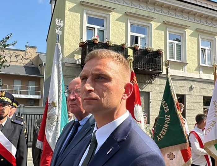 Bąkiewicz startuje z listy PiS. Co sądzą o tym Polacy?