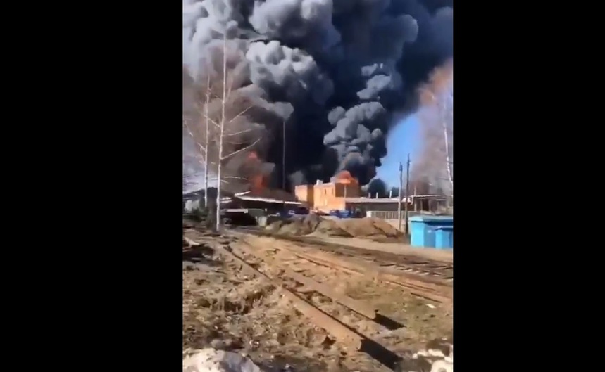 Zakłady chemiczne w Kineszmie w płomieniach.