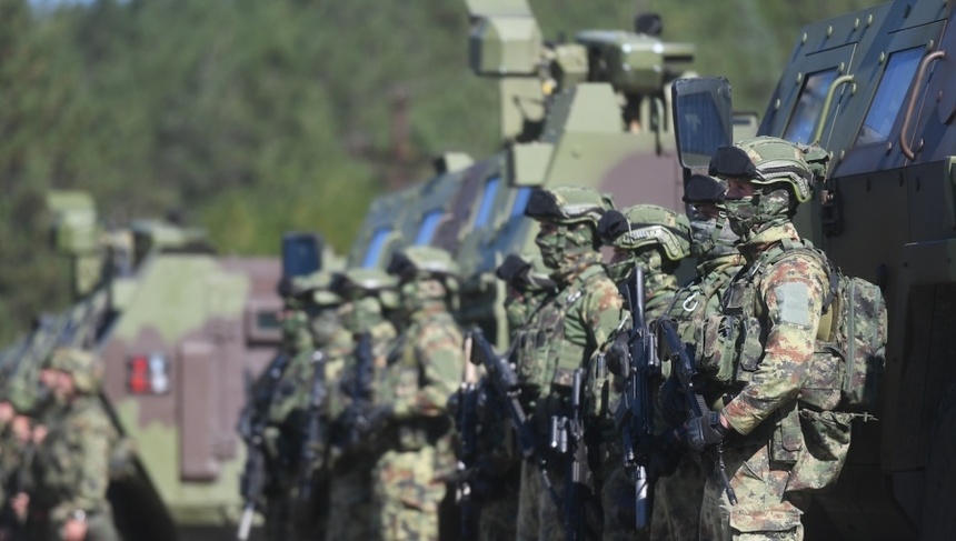 Serbskie wojska w pobliżu granicy z Kosowem, 2021 r. Zdj. ilustracyjne