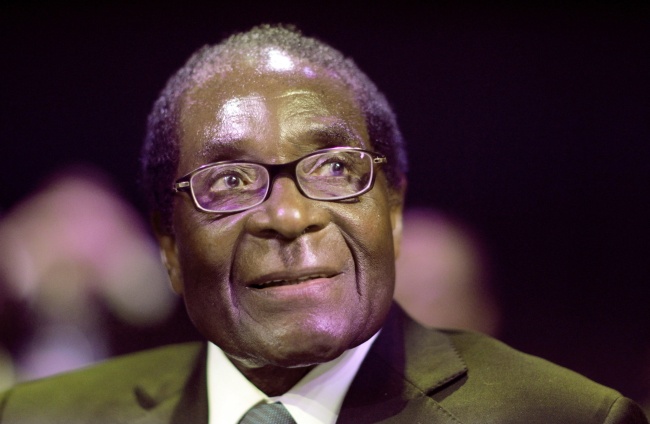 W wieku 95 lat zmarł były prezydent Zimbabwe Robert Mugabe. Fot. PAP/EPA/KAY NIETFELD