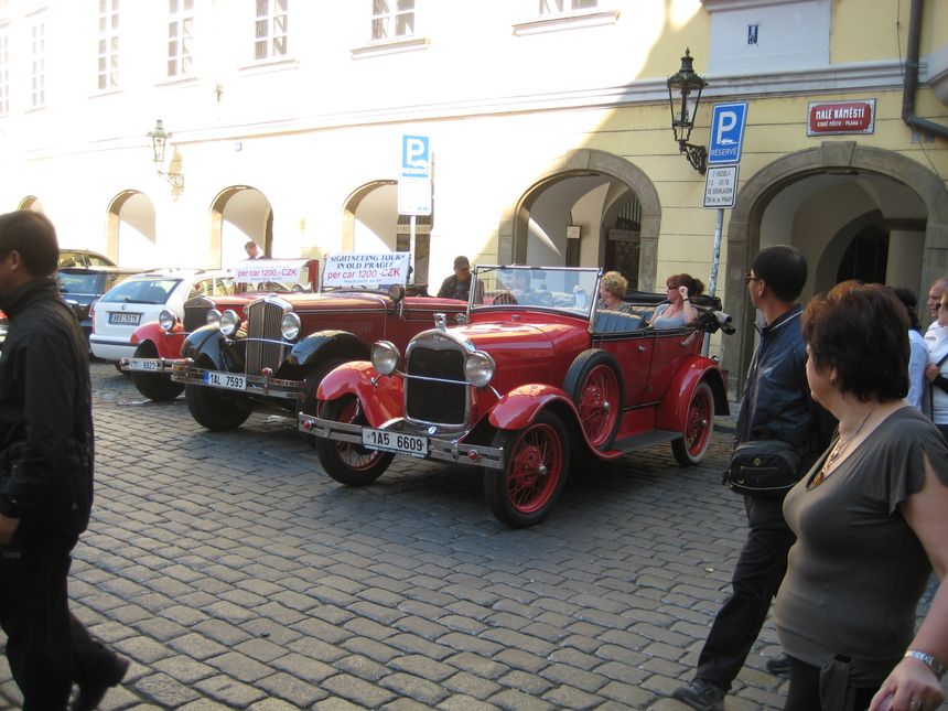 PRAHA. Stare auta.