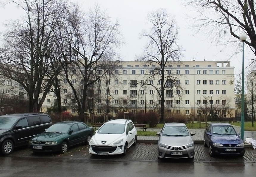 Rada m. st. Warszawa w czwartek zadecydowała o podwyżce opłat za postój w strefie płatnego parkowania. Źródło: commons.wikimedia.org