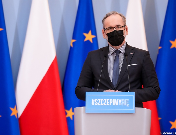 Adam Niedzielski przekazał w końcu dobrą wiadomość. Chodzi o obostrzenia