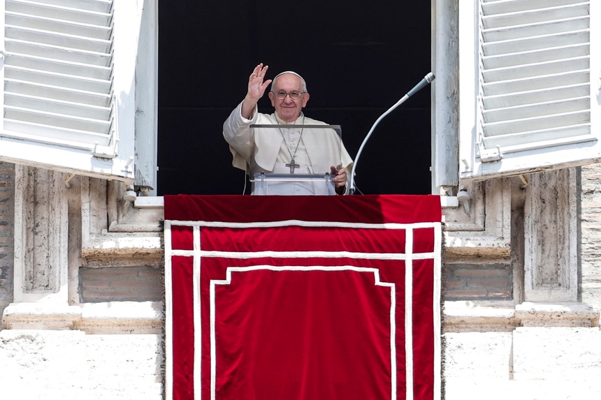 Papież Franciszek nie ma raka. Fot. PAP/EPA
