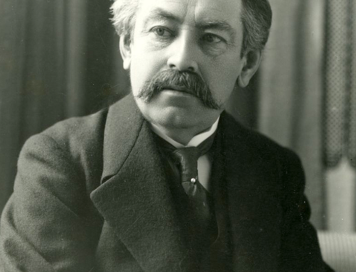 BRIAND, TOTALSI I UCHODZCY