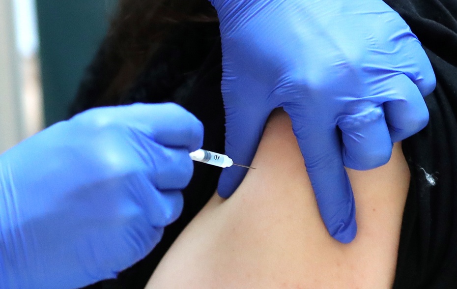 Nuvaxovid to piąta szczepionka zalecana w UE do zapobiegania COVID-19. Fot. PAP/EPA/FEHIM DEMIR