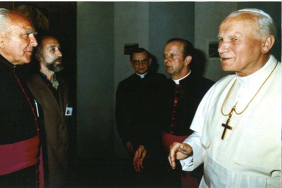 Papież Jan Paweł II. Źródło: commons.wikimedia.org