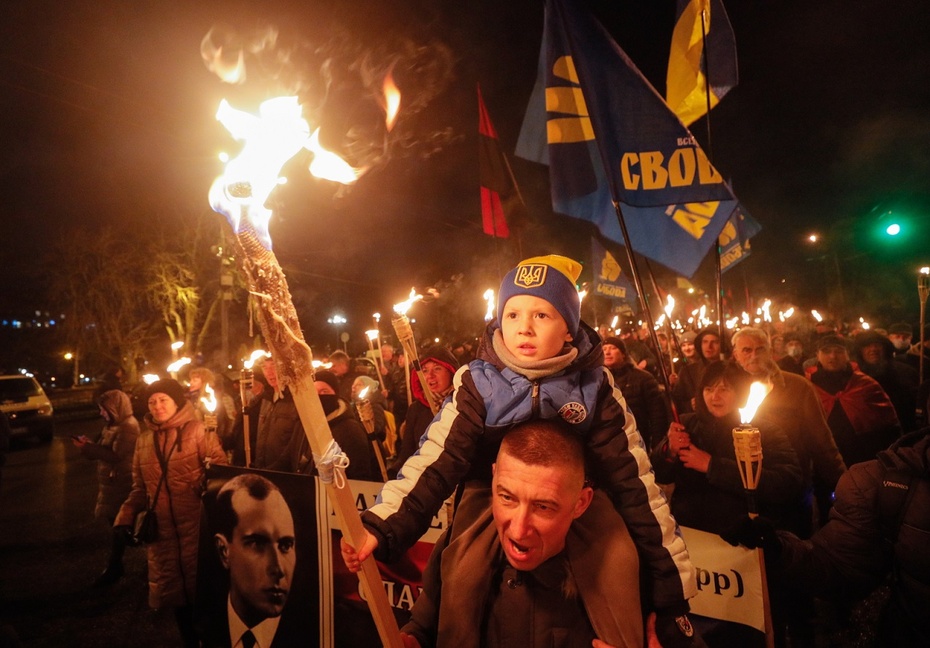 W sobotę ulicami Kijowa przemaszerowały setki ukraińskich nacjonalistów. Fot. PAP/EPA/SERGEY DOLZHENKO