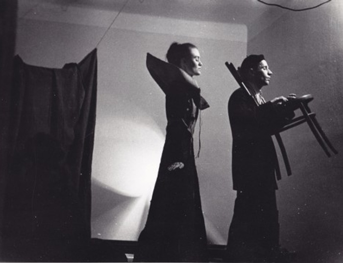 Umarłym i umierającym nic po naszym wzruszeniu, nic po naszym zachwycie