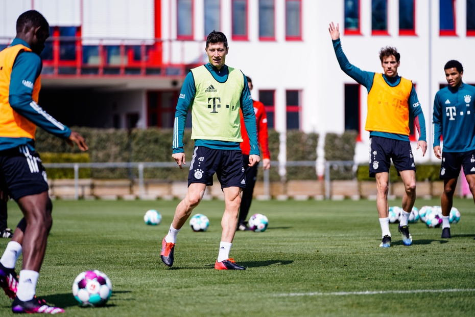 Robert Lewandowski podczas treningu Bayernu Monachium. Fot. Twitter/Bayern Monachium