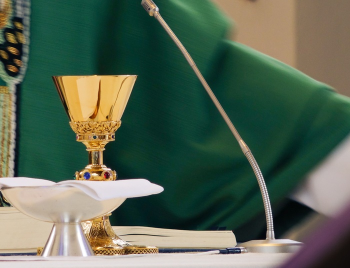 Ksiądz zbierał podpisy pod "Stop LGBT". Molestował czterech mężczyzn