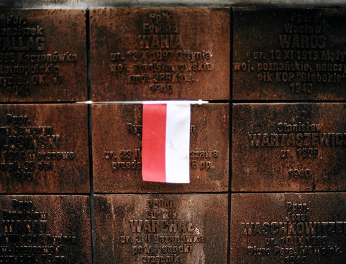 Dramat smoleński przykrył zbrodnię katyńską