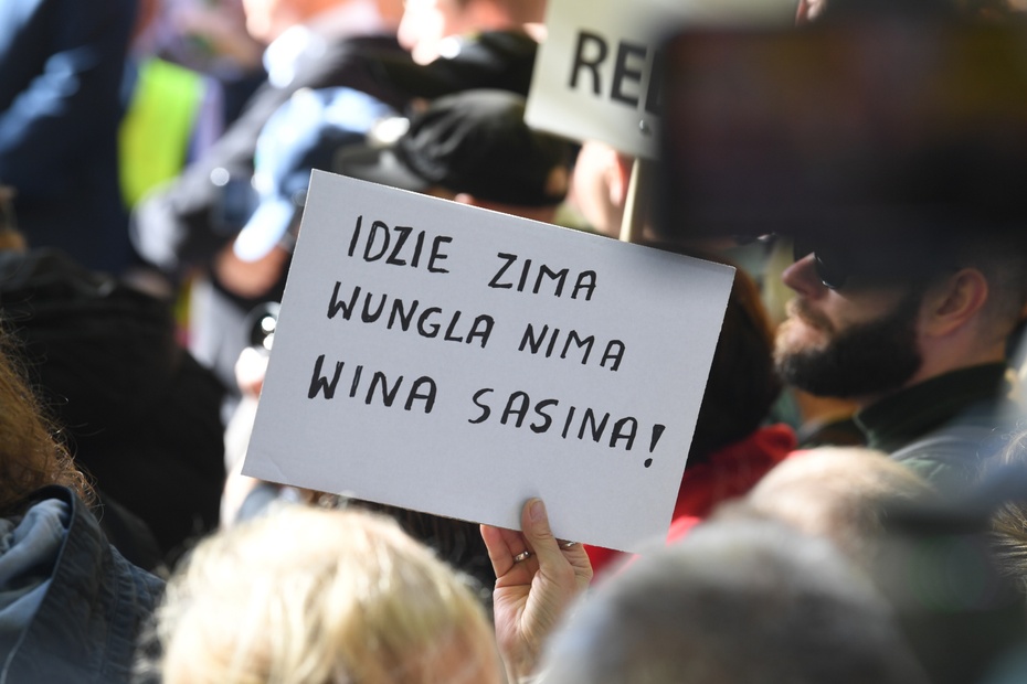 W Warszawie protestowali samorządowcy Fot. PAP/Andrzej Lange