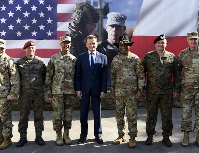 "Im dłużej Polska będzie na pasku USA, tym mocniej będzie się pogrążać"