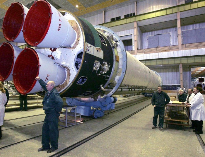 Rosjanie zbombardowali zakłady Yuzhmash. Przenieśmy produkcję rakiet do Polski